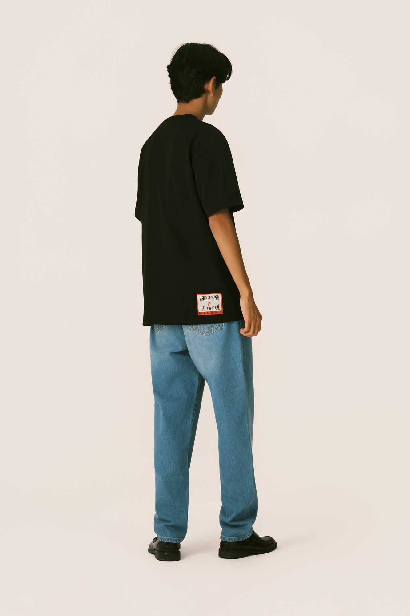 BLACK TEE WITH EMBROIDERED SKULL