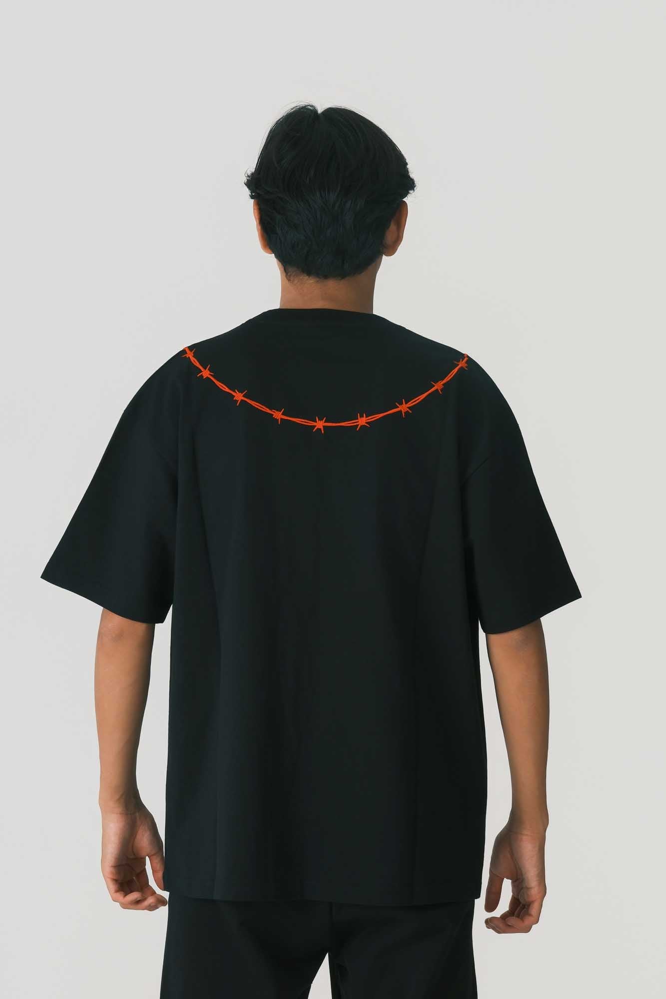 BLACK TEE WITH RED EMBROIDERED BARBED WIRE