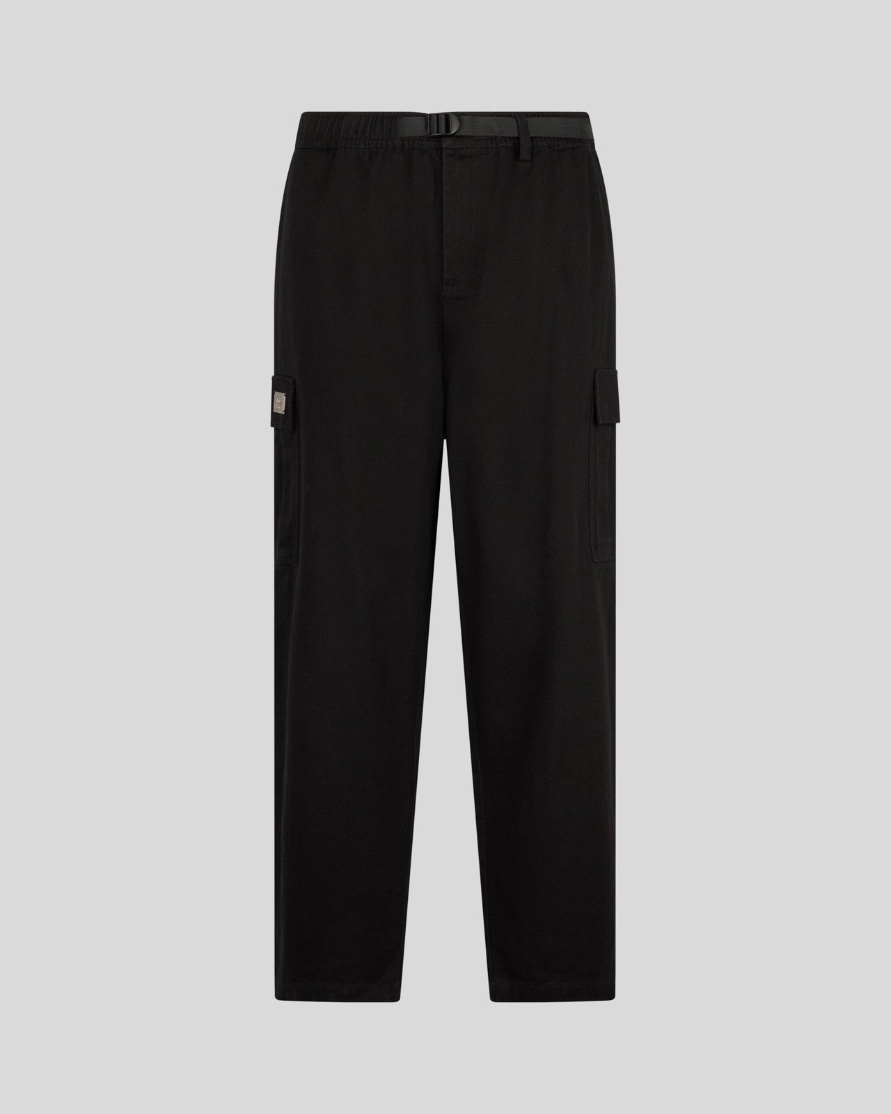 BLACK CARGO PANTS WITH METAL LABEL
