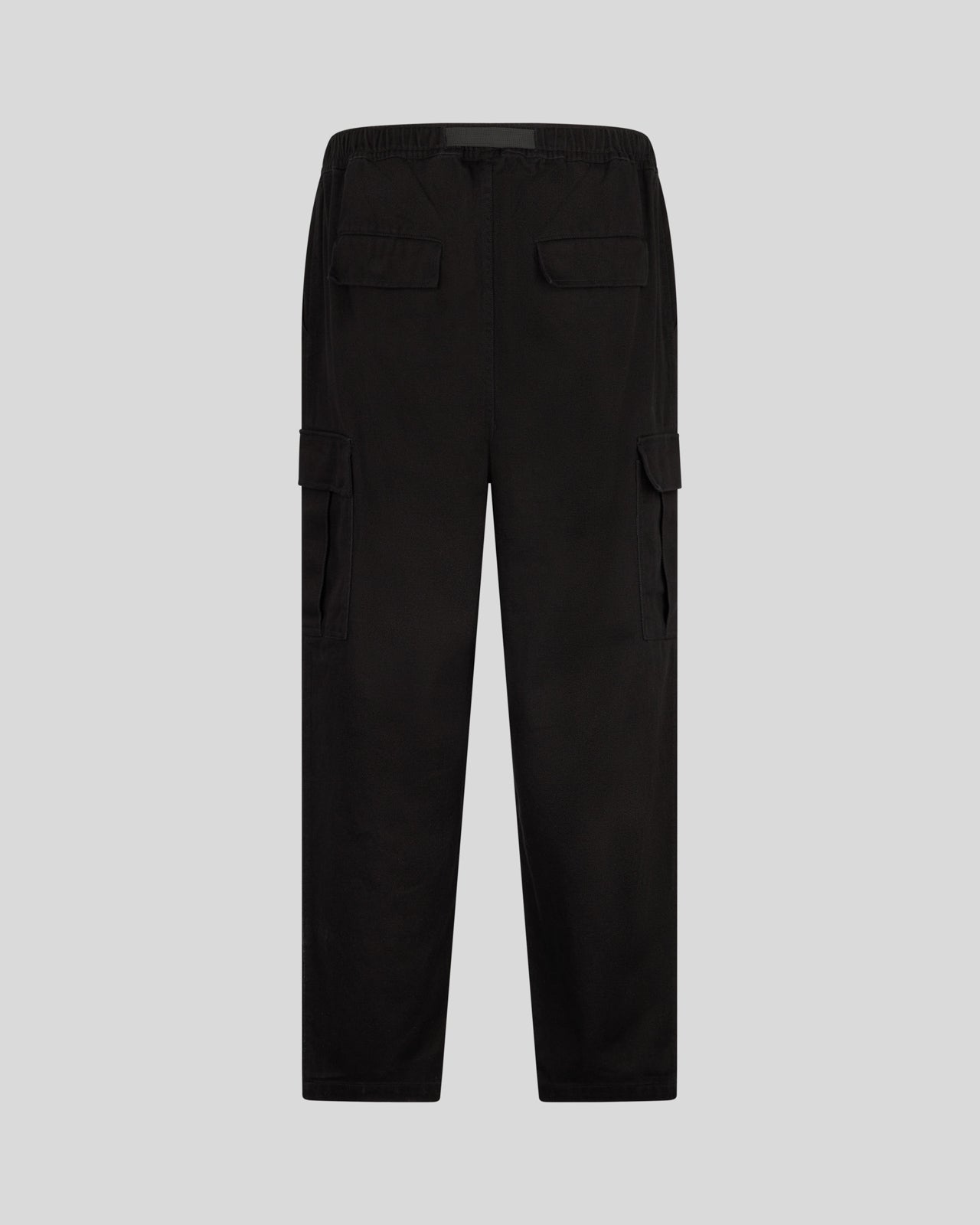 BLACK CARGO PANTS WITH METAL LABEL