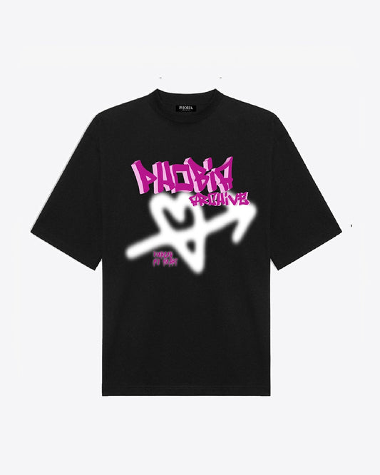 BLACK T-SHIRT WITH PINK SPRAY HEART PRINT