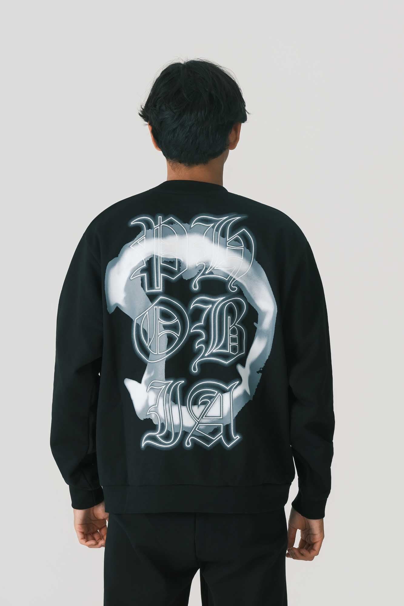 BLACK CREWNECK WITH GREY VAMPIRE MOUTH PRINT