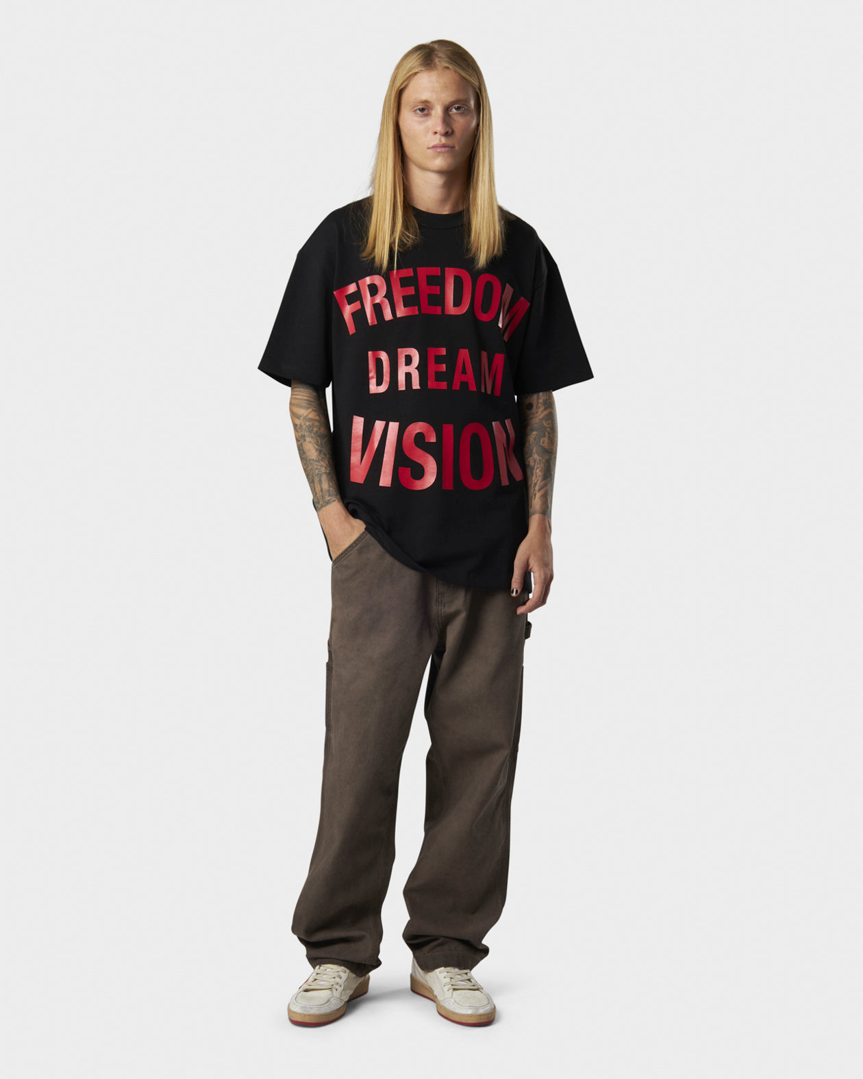 BLACK T-SHIRT WITH FREEDOM PRINT ON FRONT AND METAL LABEL