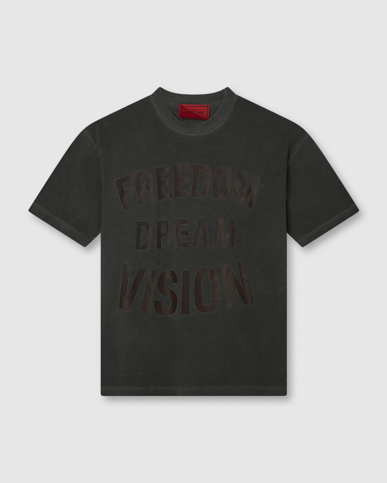 COLD WASH T-SHIRT WITH FREEDOM PRINT ON FRONT AND METAL LABEL