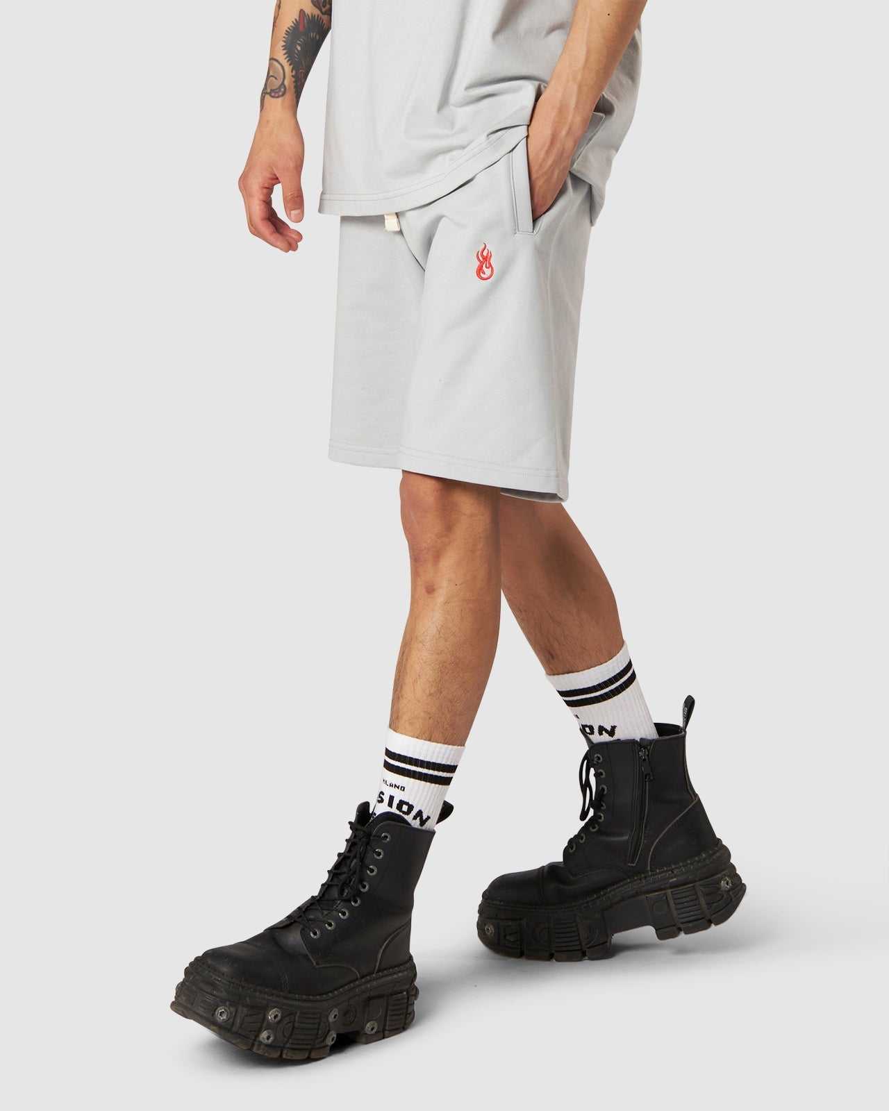 EMBROIDERED FLAME SHORTS