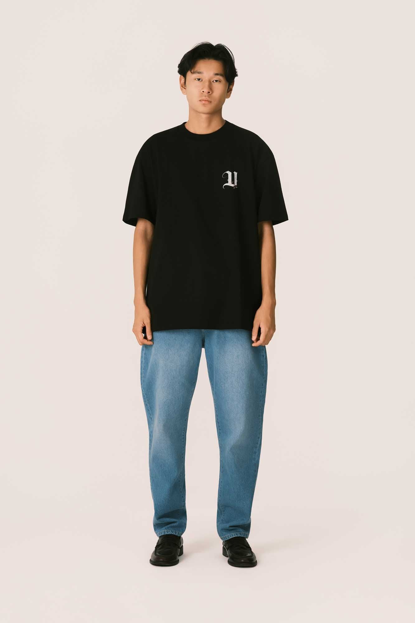 BLACK TEE WITH ANGEL PRINT ON BACK