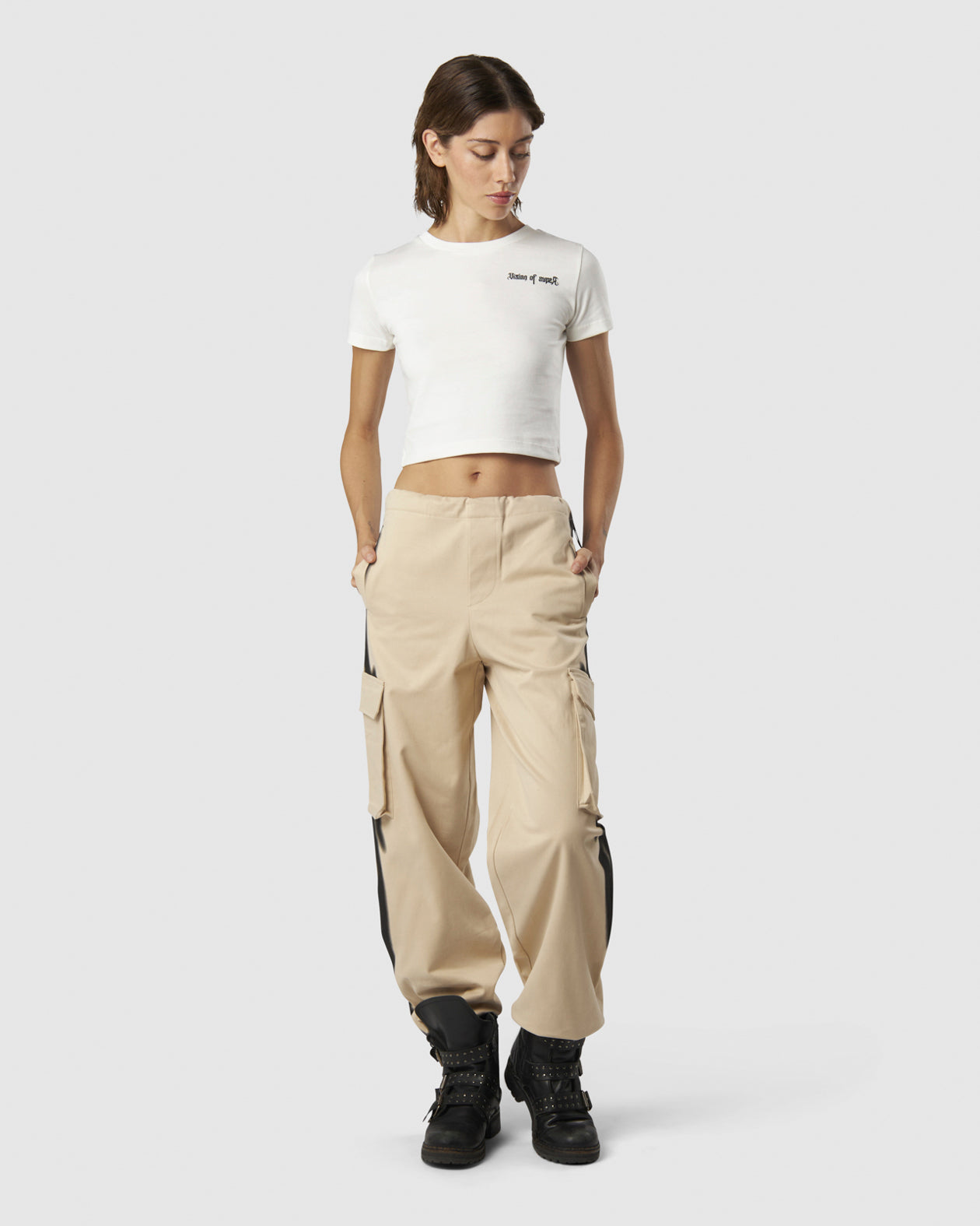 WHITE CROP T-SHIRT WITH EMBROIDERED TRIBAL LOGO ON FRONT AND EMBROIDERED TRIBAL GRAPHIC ON BACK